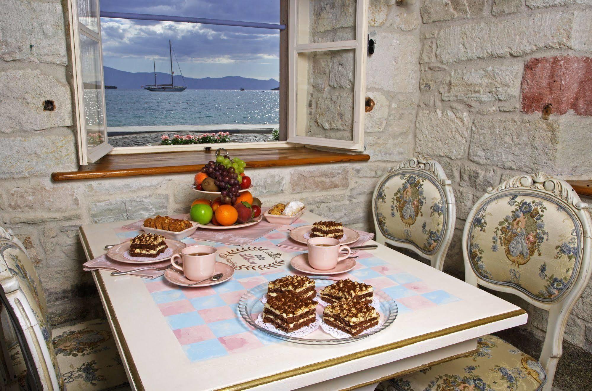 Lola 38 Hotel Foça Extérieur photo
